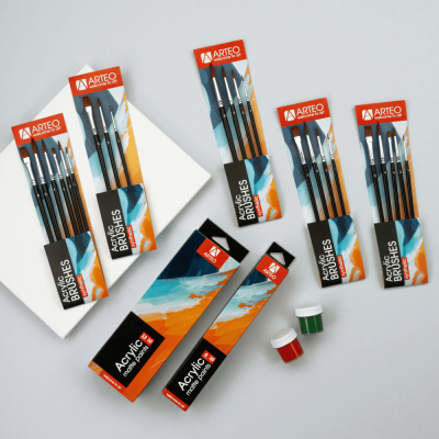 Набор кистей №4 синтетика, 5шт, круглая (№1,3,4), плоская (№ 4,8) короткая ручка Arteo