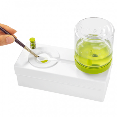 Кисть пластиковая с системой слива (50722), зеленая, DKArt & Craft