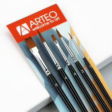 Набор кистей №4 синтетика, 5шт, круглая (№1,3,4), плоская (№ 4,8) короткая ручка Arteo